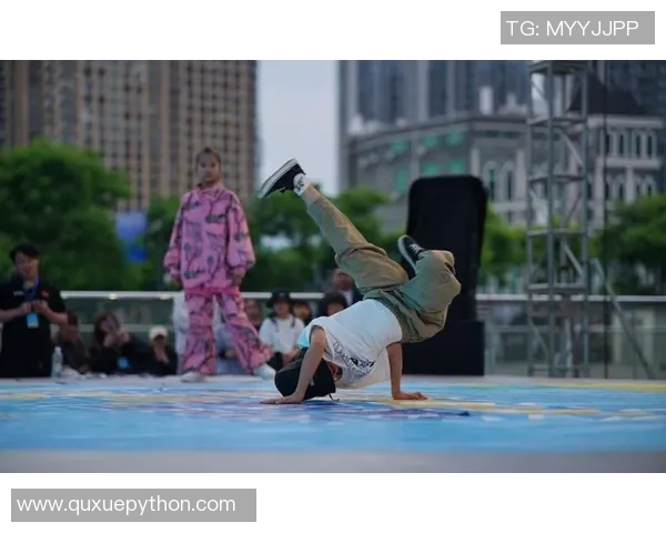 街舞纪实:见证成都街舞队从默默无闻到璀璨舞台的成长历程 街舞纪实:见证成都街舞队从默默无闻到璀璨舞台的成长历程